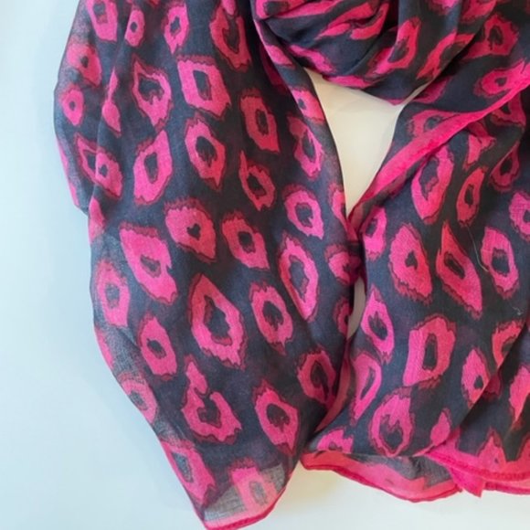 Chic by JACOB Red & Black Leopard Print Shear Scarf ~ NWOT - Picture 4 of 11